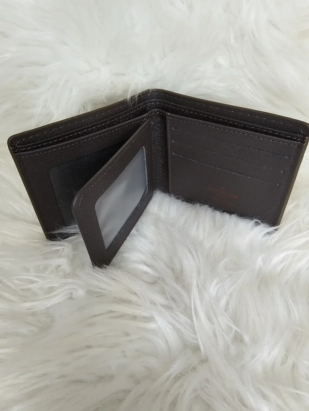 Men's Textured Leather Bifold Wallet - Deep Plum